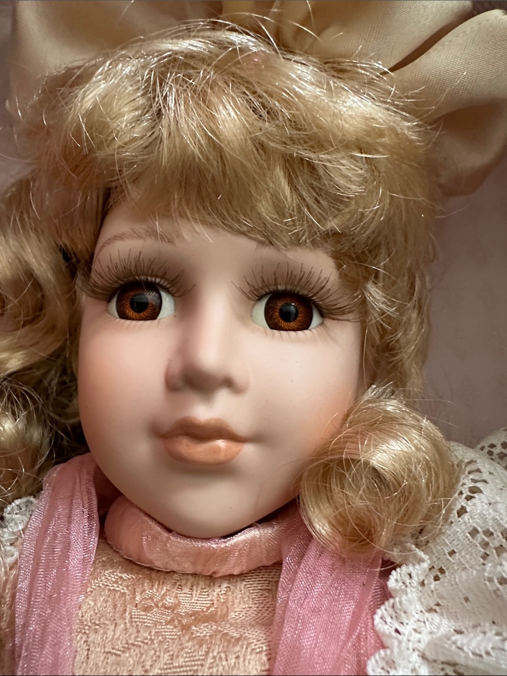 Vintage Collector’s Choice Porcelain Doll Barbara Collins Trunk Case COA